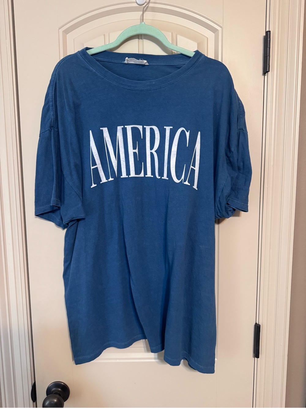 Double Zero Blue 'AMERICA' Graphic Tee - M/L
